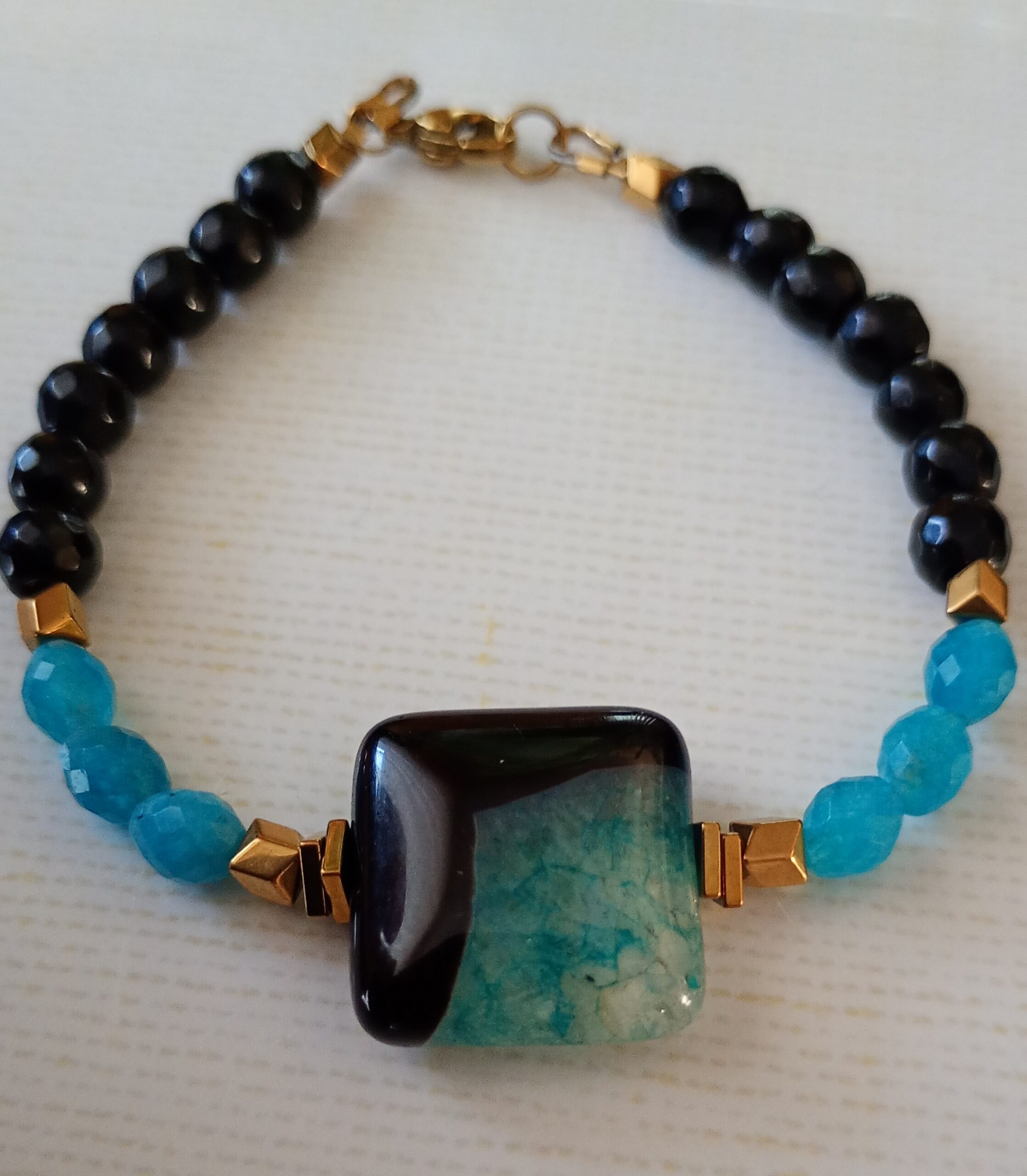 Bransoletka z kamieni naturalnych – Onyks, chalcedon, agat Urugwajski