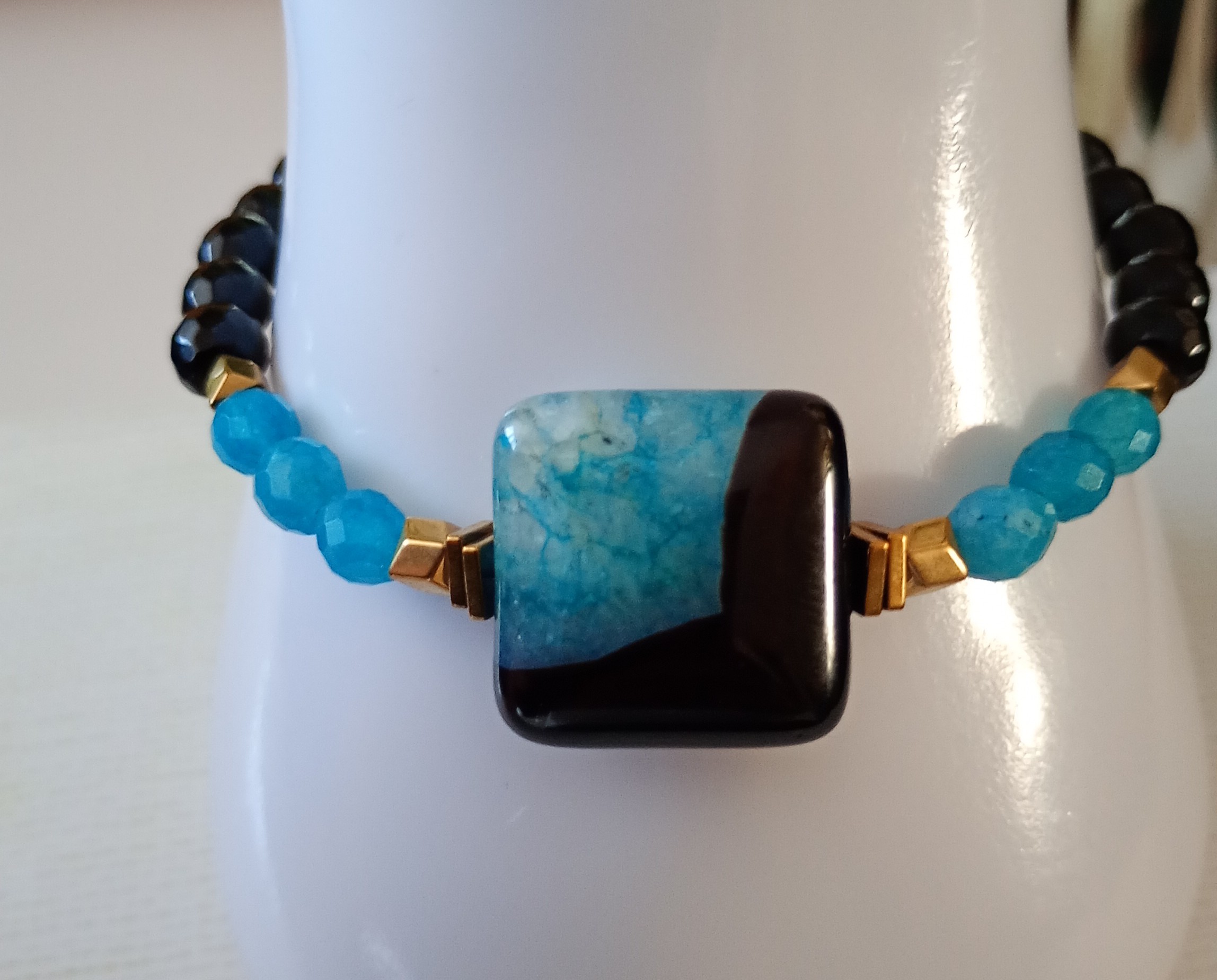 Bransoletka z kamieni naturalnych – Onyks, chalcedon, agat Urugwajski